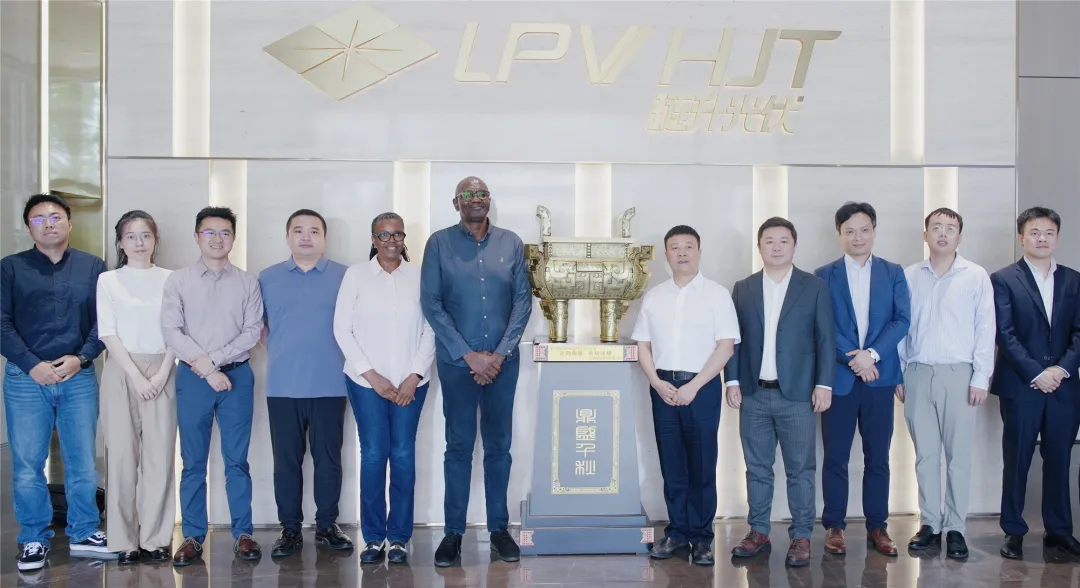 纳米比亚国家电网董事会主席一行到访琏升光伏，共促新能源融合新发展